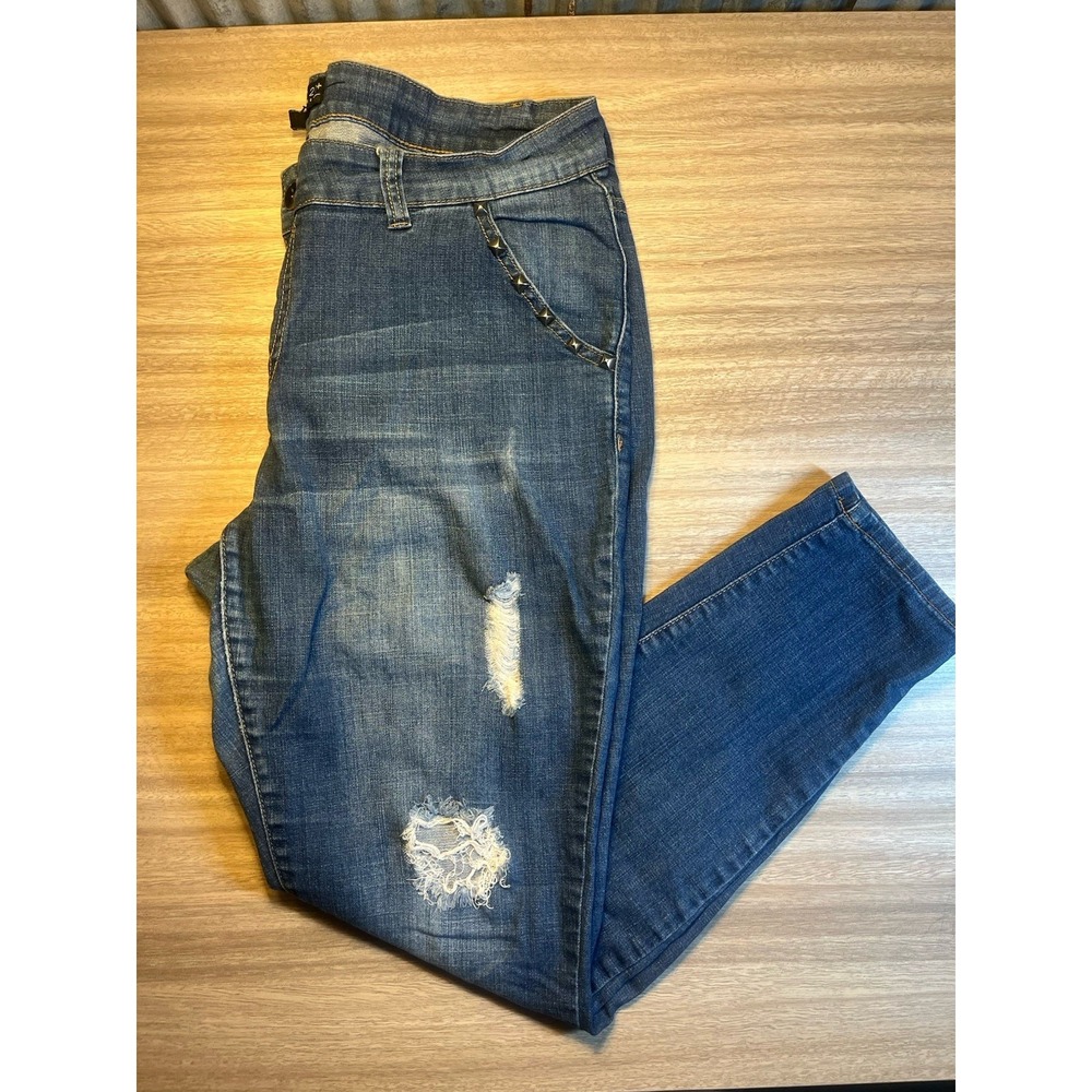 Forever 21 Plus Size‎ Gold Metal Studded Distressed Jeans Size 16